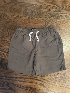 Treasure & Bond Boys Gray Elastic Waist Shorts with White Drawstring